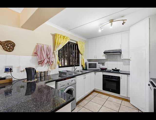 5 BEDROOM HOUSE FOR SALE IN BARBEQUE DOWNS